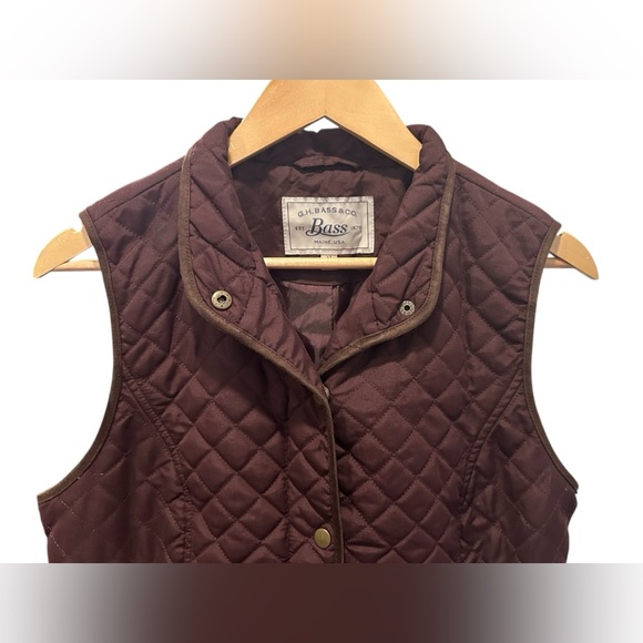 G.H. Bass & Co. Burgundy Quilted Vest with Stand-Up Collar - Picture 3 of 6